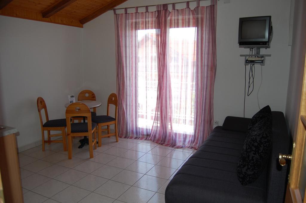 Apartments Bojanic 沃迪切 客房 照片